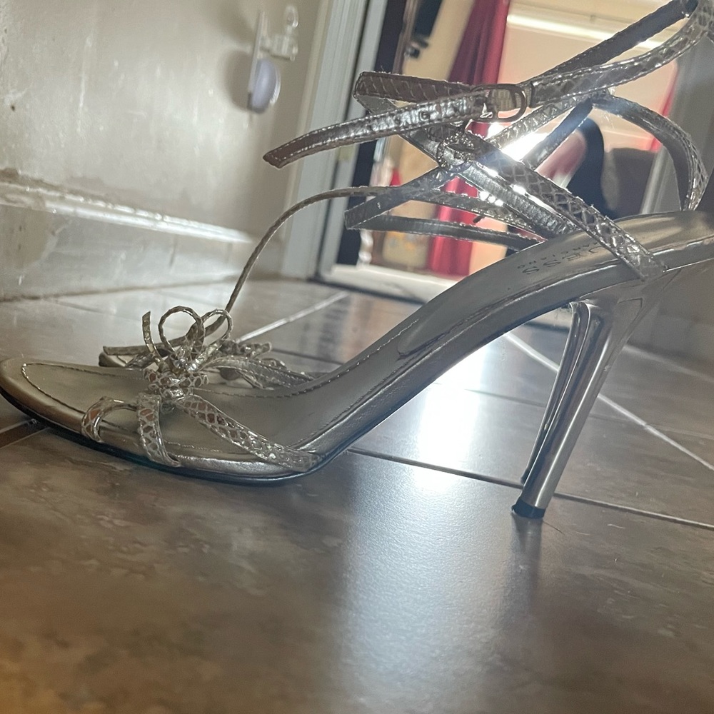 Guess Champagne Gold heels - Picture 9 of 9